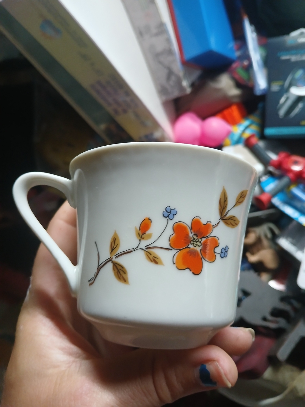vintage ceramic coffee cup  "Winter Dogwood" pattern By Saltera 1976 Japan